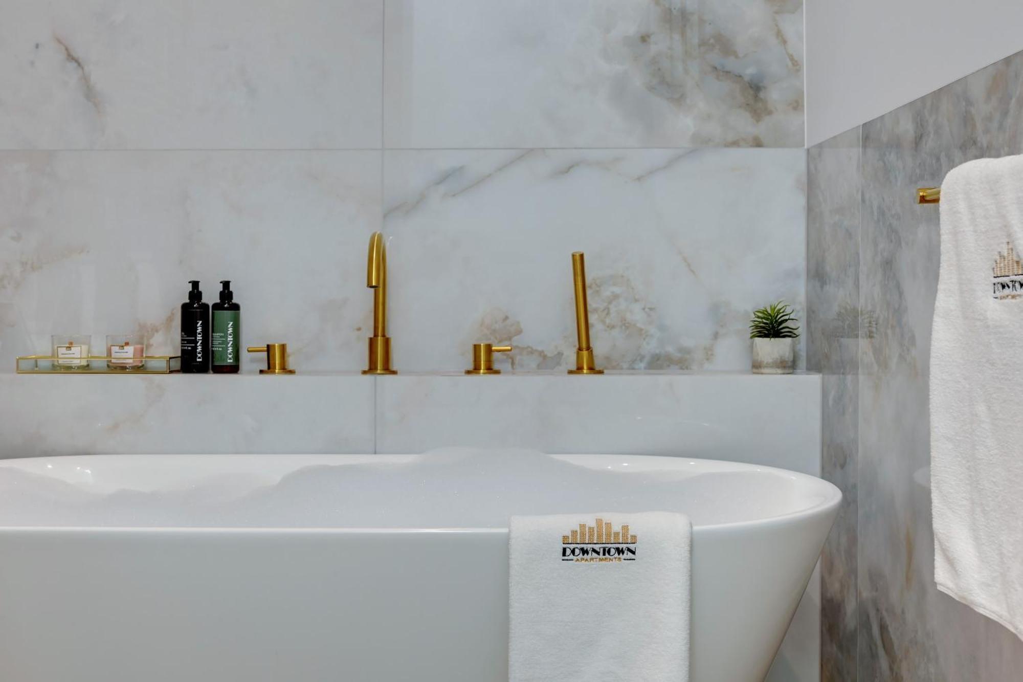 Doki Living & Foodhall By Downtown Apartments Gdańsk Rom bilde